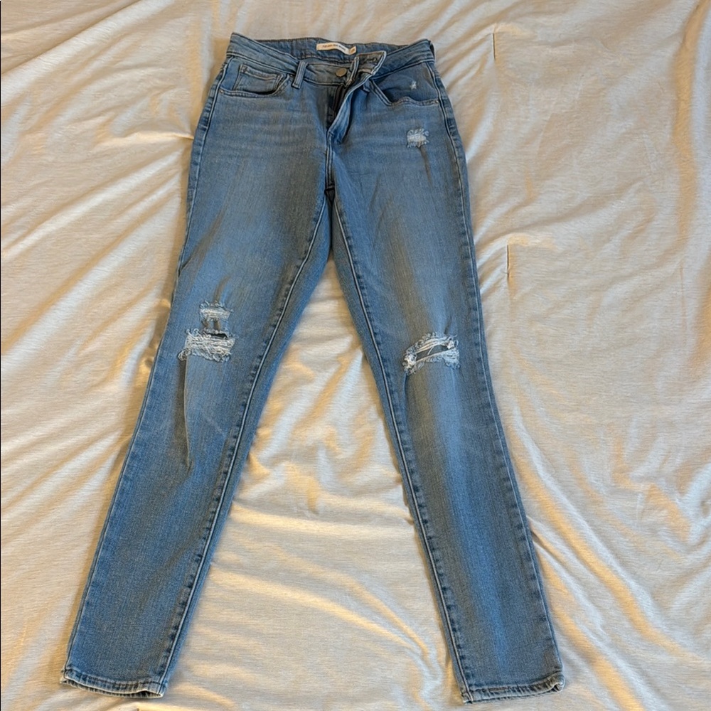 Levi’s Distressed Jeans